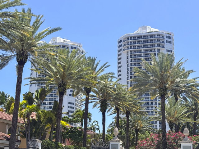 One Island Place  photo 2